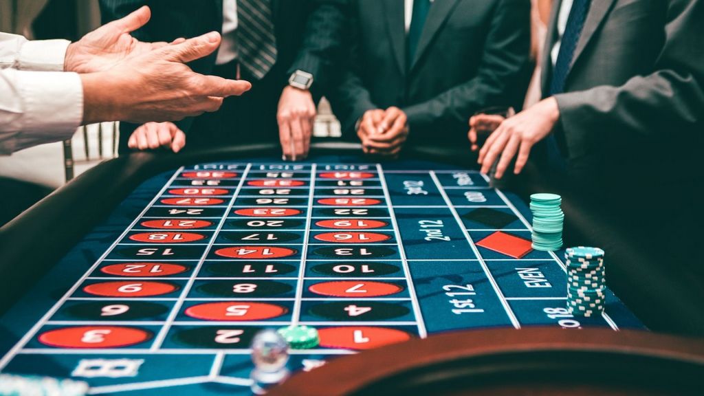 Live Casino vs RNG Games: Which Offers Better Odds for Players?
